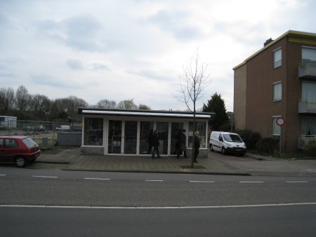 Dit bloemenstalletje moet helaas plaats maken